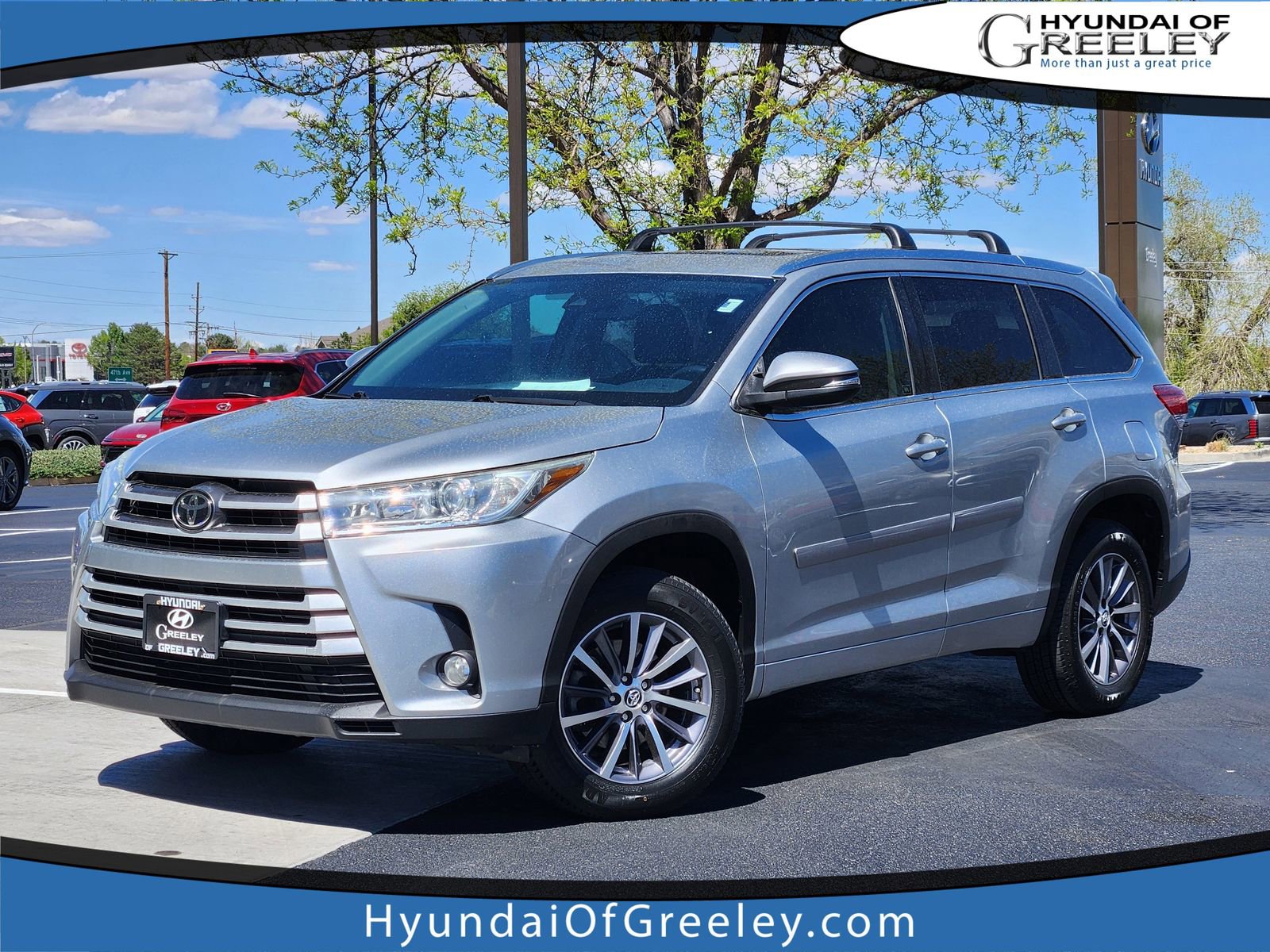 Used 2017 Toyota Highlander XLE w/ Carpet Mat Package image 1
