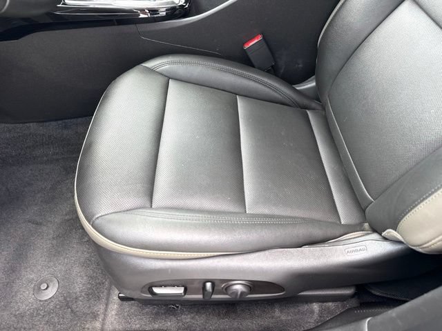 Used 2025 Chevrolet Trax ACTIV w/ Sunroof Package FWD image 10