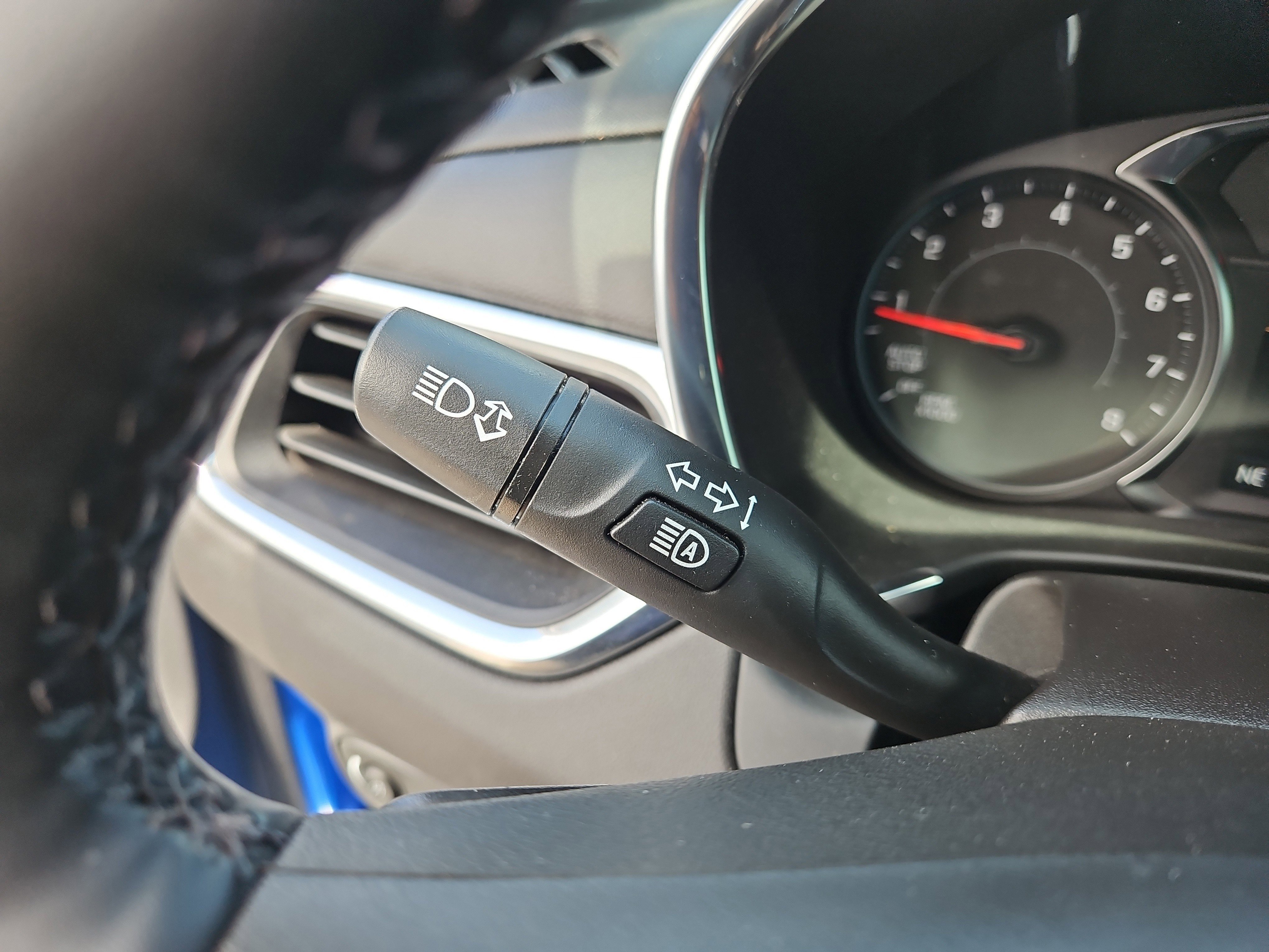 Used 2024 Chevrolet Equinox LT FWD image 25