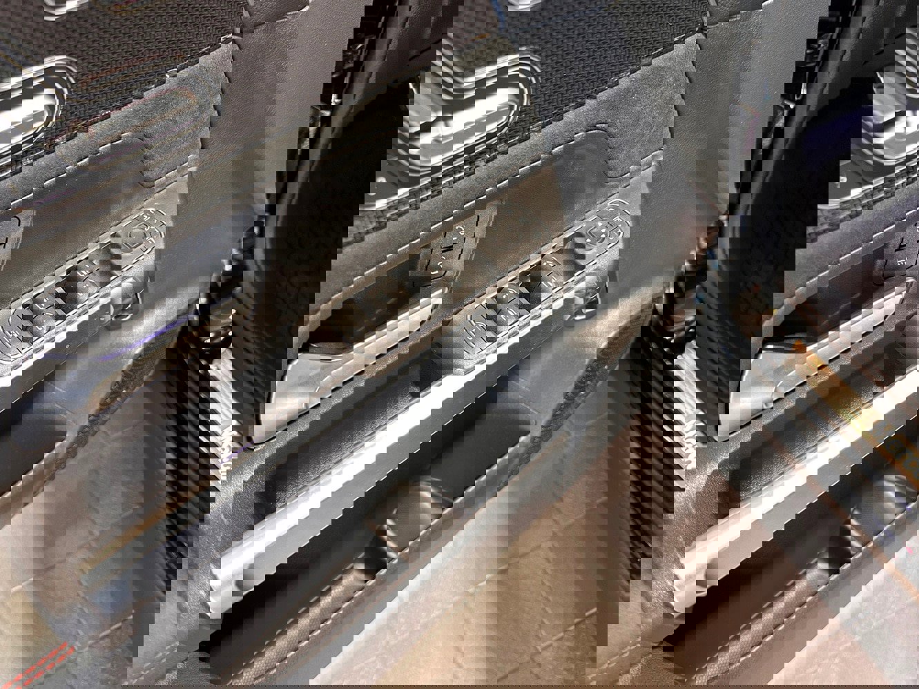 Used 2024 Mercedes-Benz GLB 250 4MATIC image 13