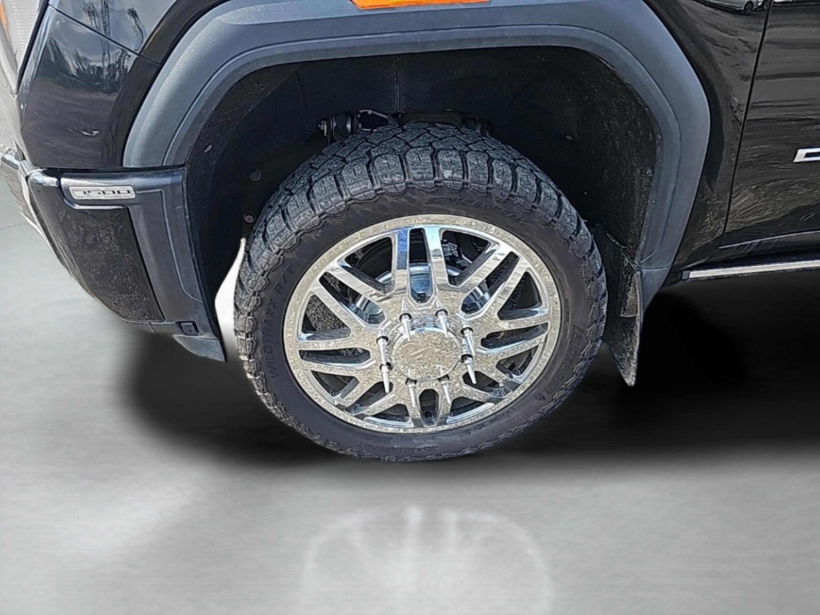 Used 2024 GMC Sierra 3500 Denali w/ Denali Reserve Package image 11