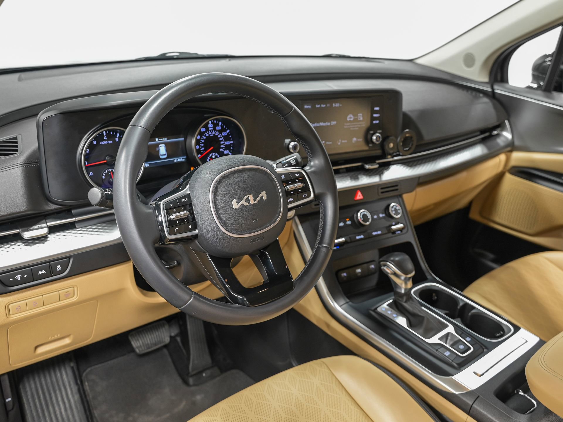 Used 2023 Kia Carnival LX image 15