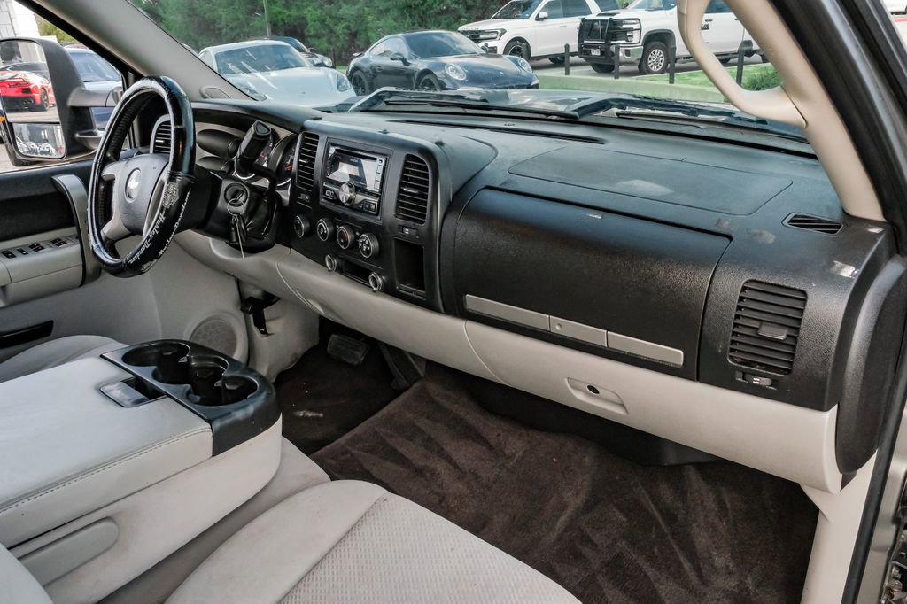 Used 2008 Chevrolet Silverado 2500 LT w/ Suspension Package, Off-Road image 10