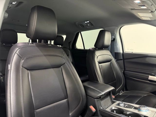 Used 2021 Ford Explorer XLT w/ Equipment Group 202A image 32
