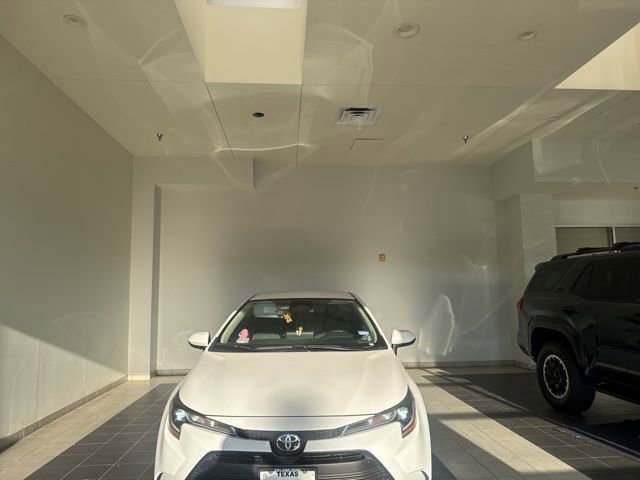 Certified 2025 Toyota Corolla LE image 4