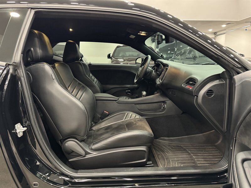 Used 2023 Dodge Challenger SRT Hellcat image 9