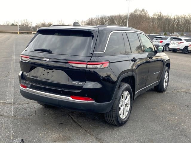 Used 2023 Jeep Grand Cherokee Limited AWD/4WD image 3