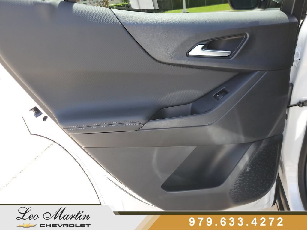 New 2026 Chevrolet Equinox LT w/ Convenience Package II FWD image 13
