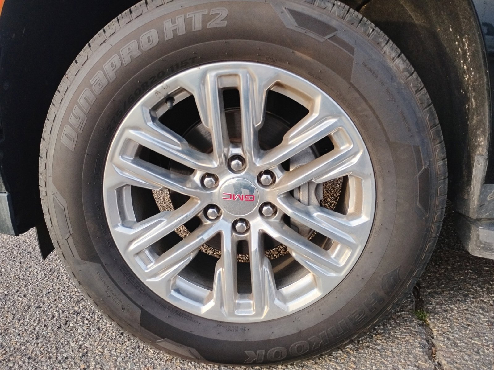 Used 2023 GMC Yukon XL SLT image 11