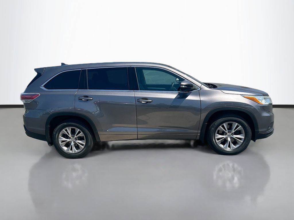 Used 2014 Toyota Highlander Plus AWD/4WD image 4