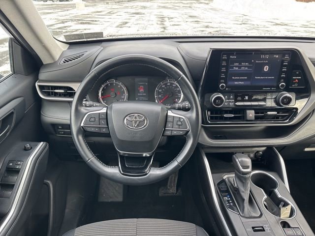 Used 2021 Toyota Highlander LE image 25