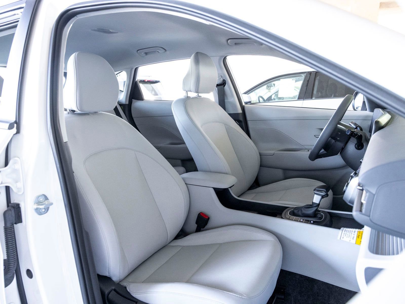 New 2025 Hyundai Kona SE image 25