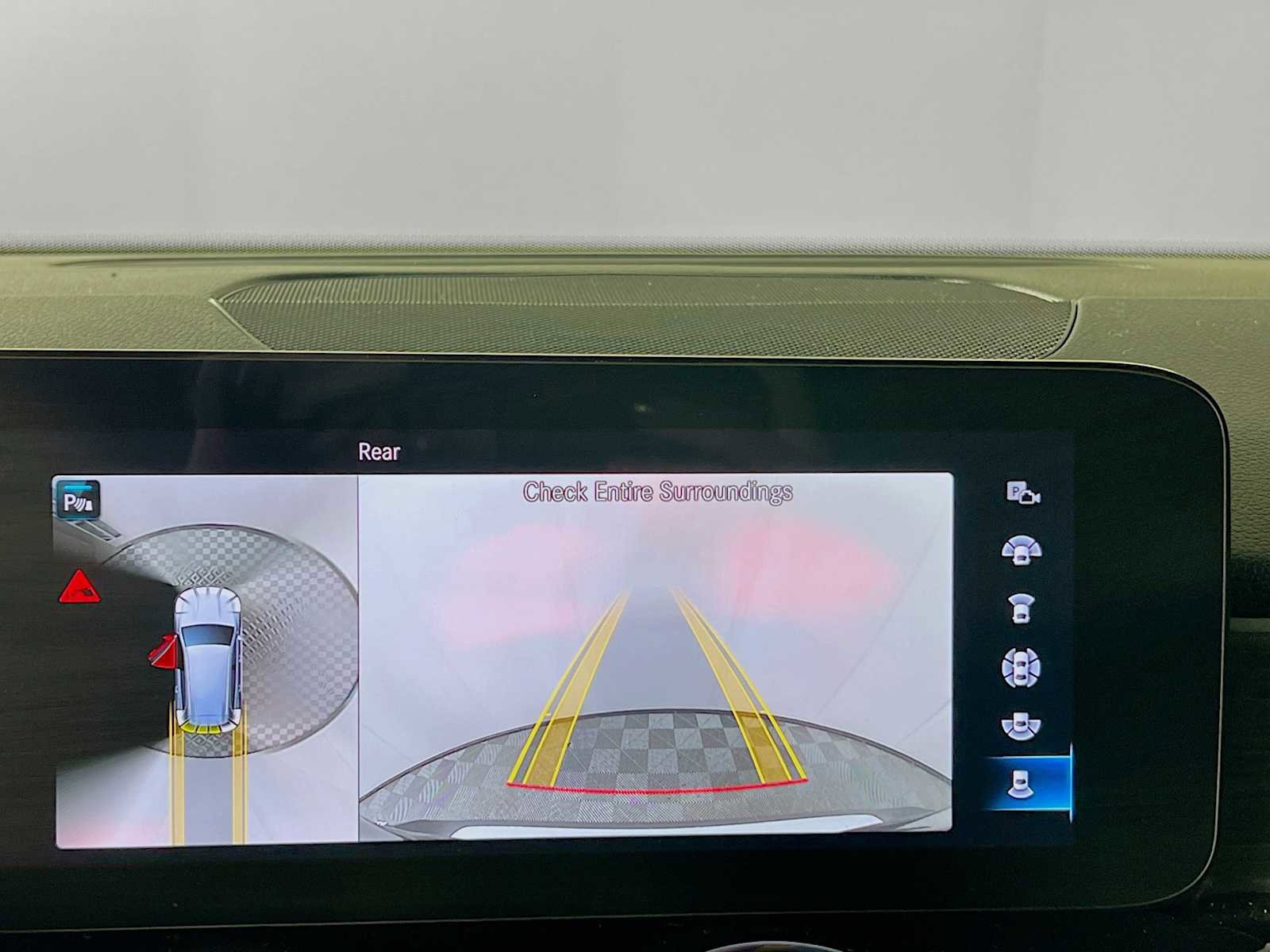 Used 2023 Mercedes-Benz GLB 250 4MATIC image 13