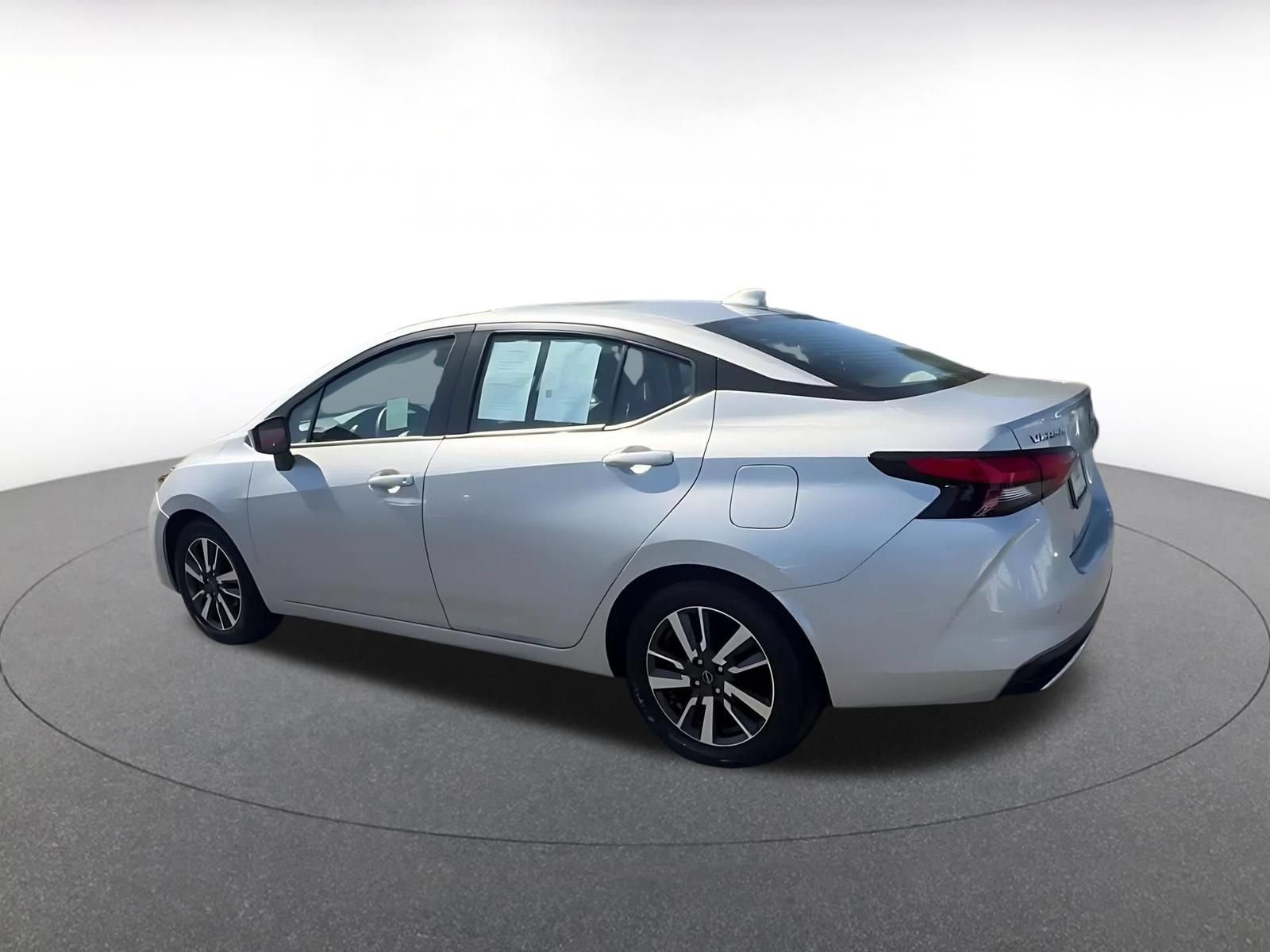 Used 2025 Nissan Versa SV FWD image 10