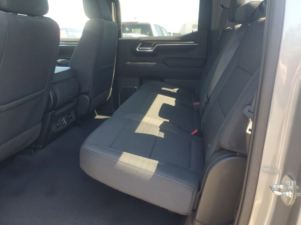 Used 2023 Chevrolet Silverado 1500 LT AWD/4WD image 14