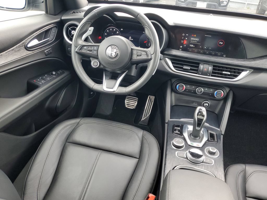 Used 2024 Alfa Romeo Stelvio Sprint AWD/4WD image 14