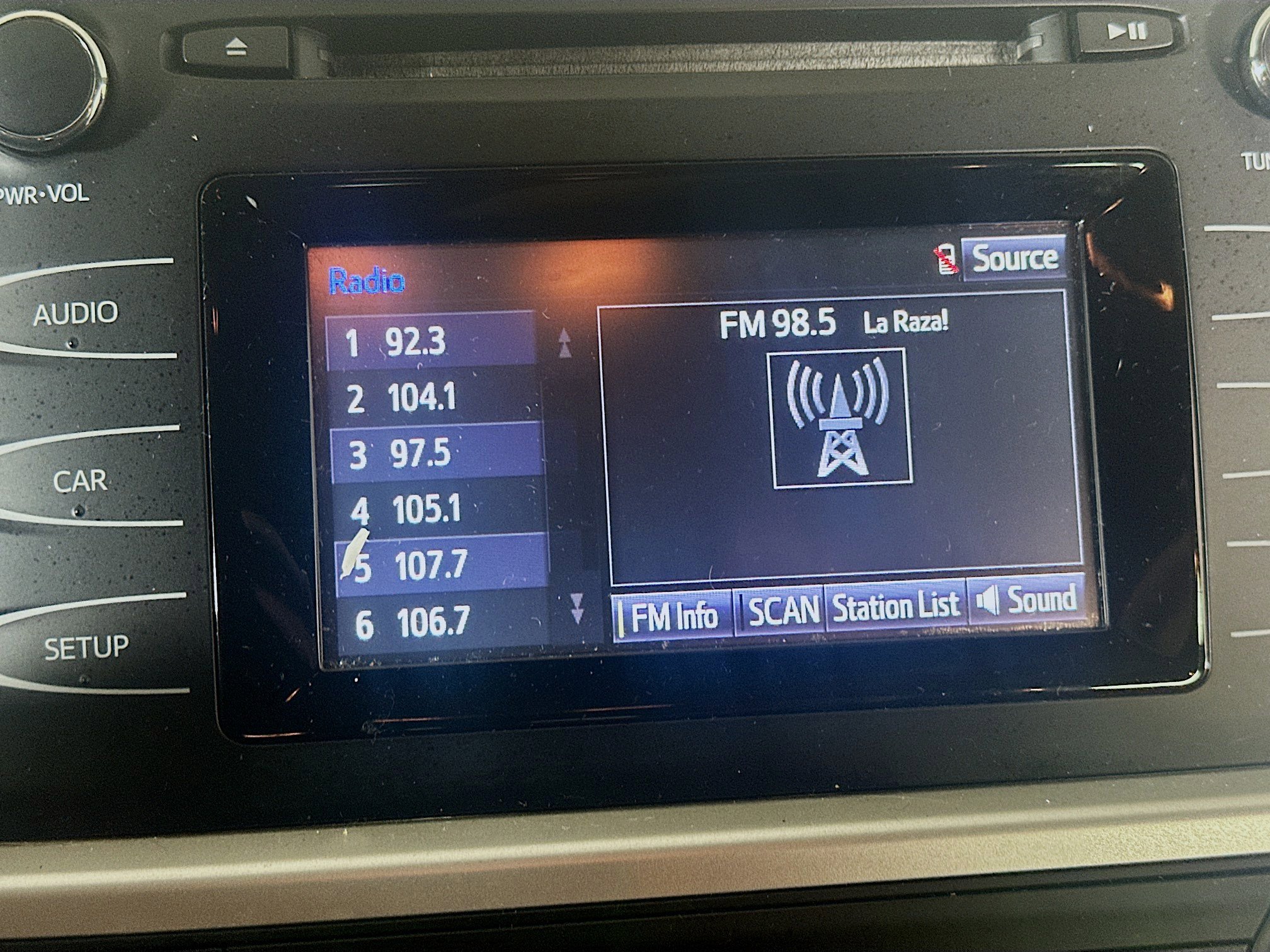 Used 2016 Toyota Highlander LE image 19
