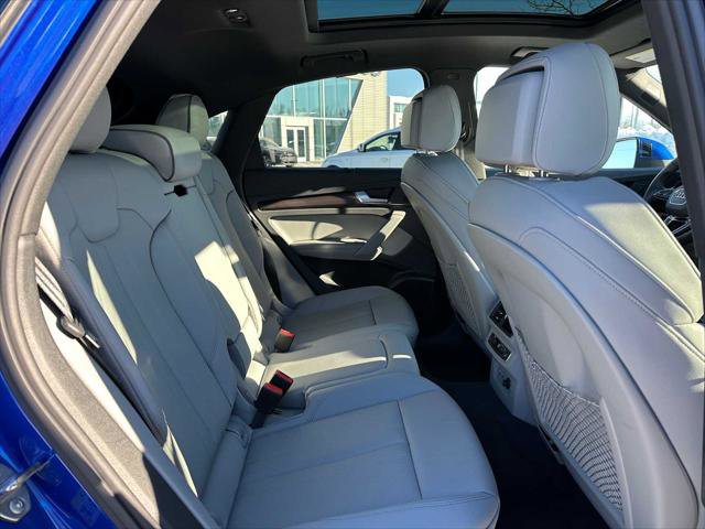 Used 2025 Audi Q5 Prestige w/ Prestige Package image 12