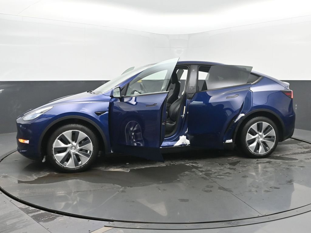 Used 2020 Tesla Model Y Long Range image 51