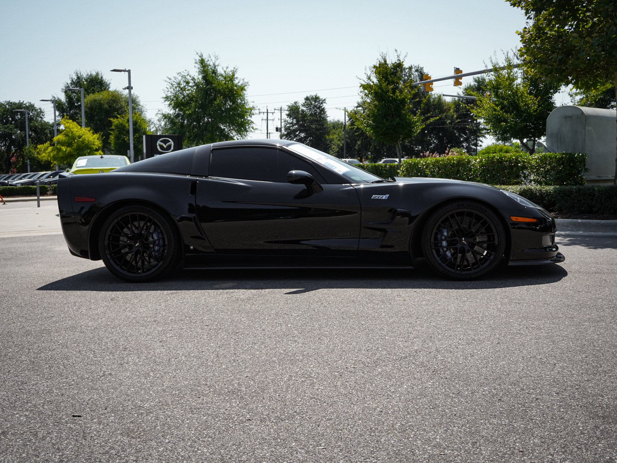 Used 2009 Chevrolet Corvette ZR1 w/ Preferred Equipment Group RWD image 11