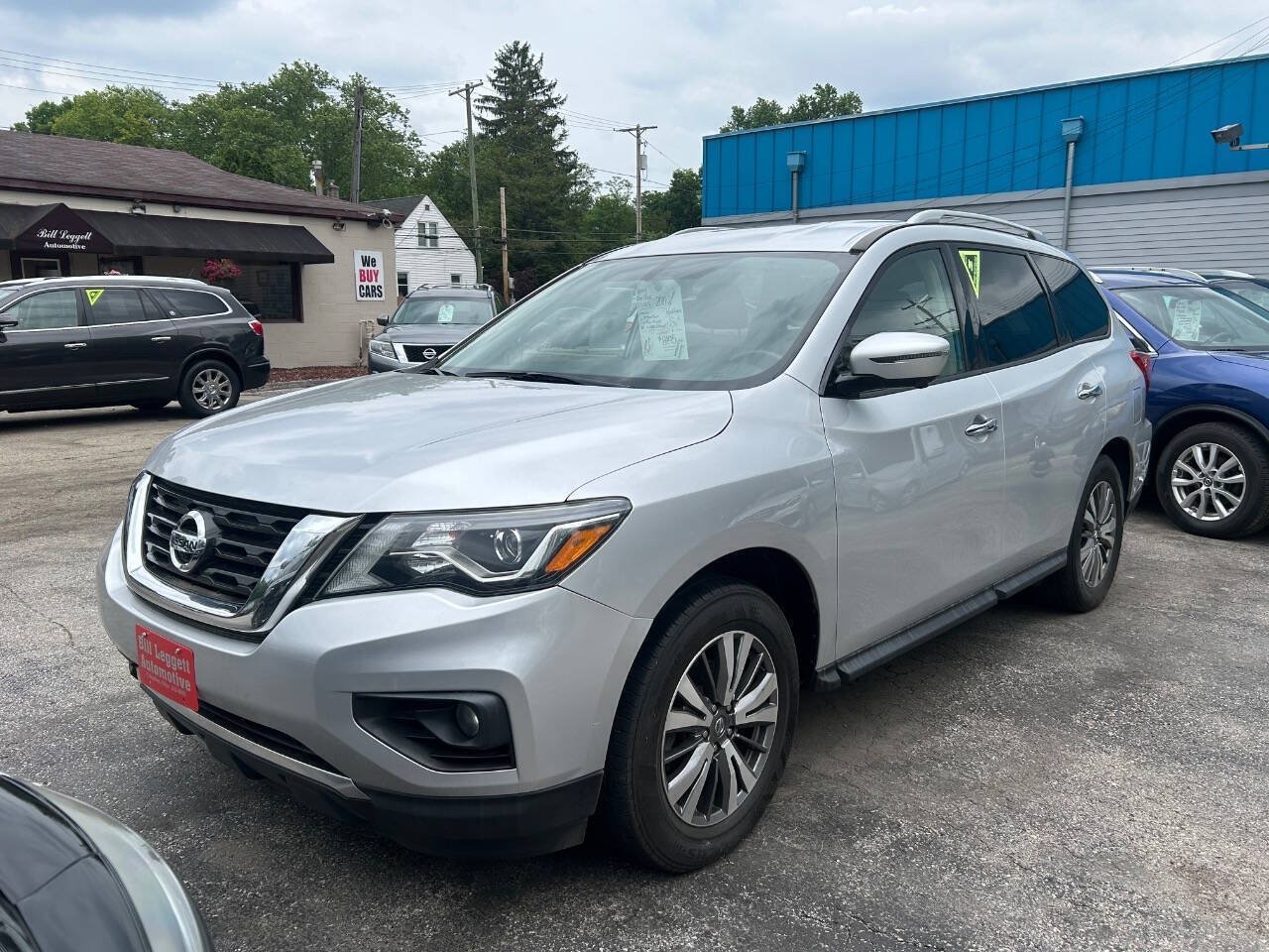 Used 2019 Nissan Pathfinder SL AWD/4WD image 2