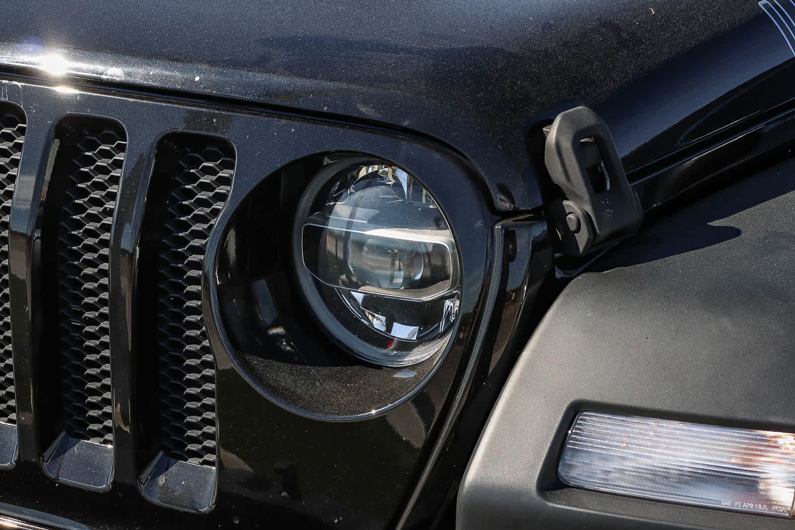 Used 2020 Jeep Wrangler Unlimited Sport image 2