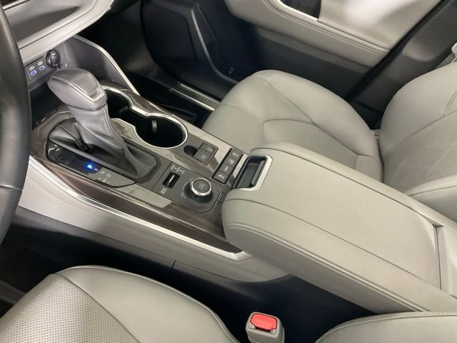 Used 2022 Toyota Highlander Platinum image 17