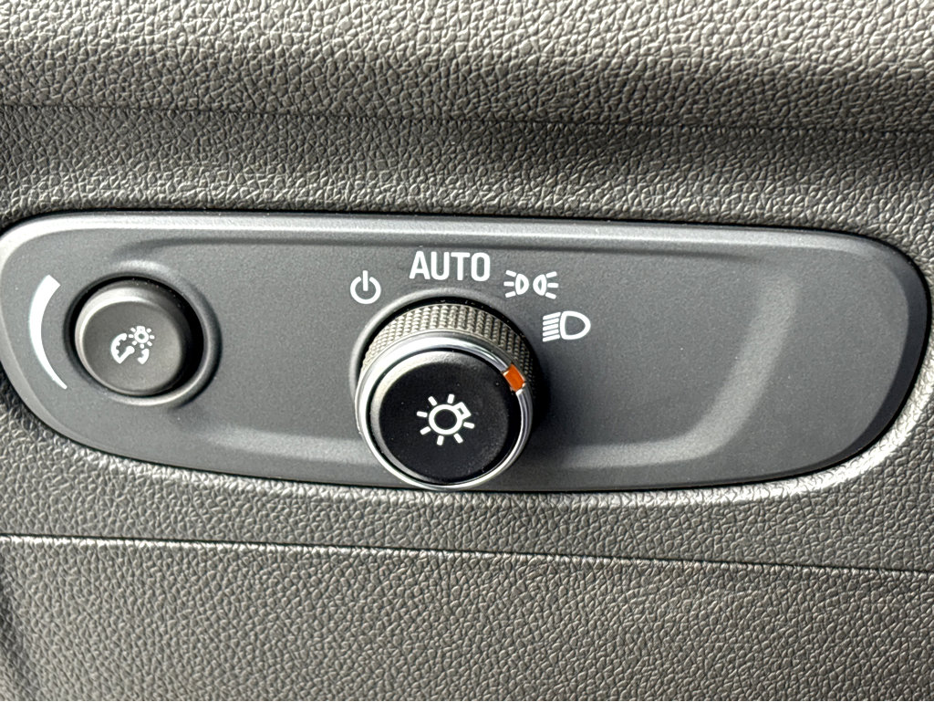 Used 2022 Buick Envision Preferred w/ Sport Touring Package image 10