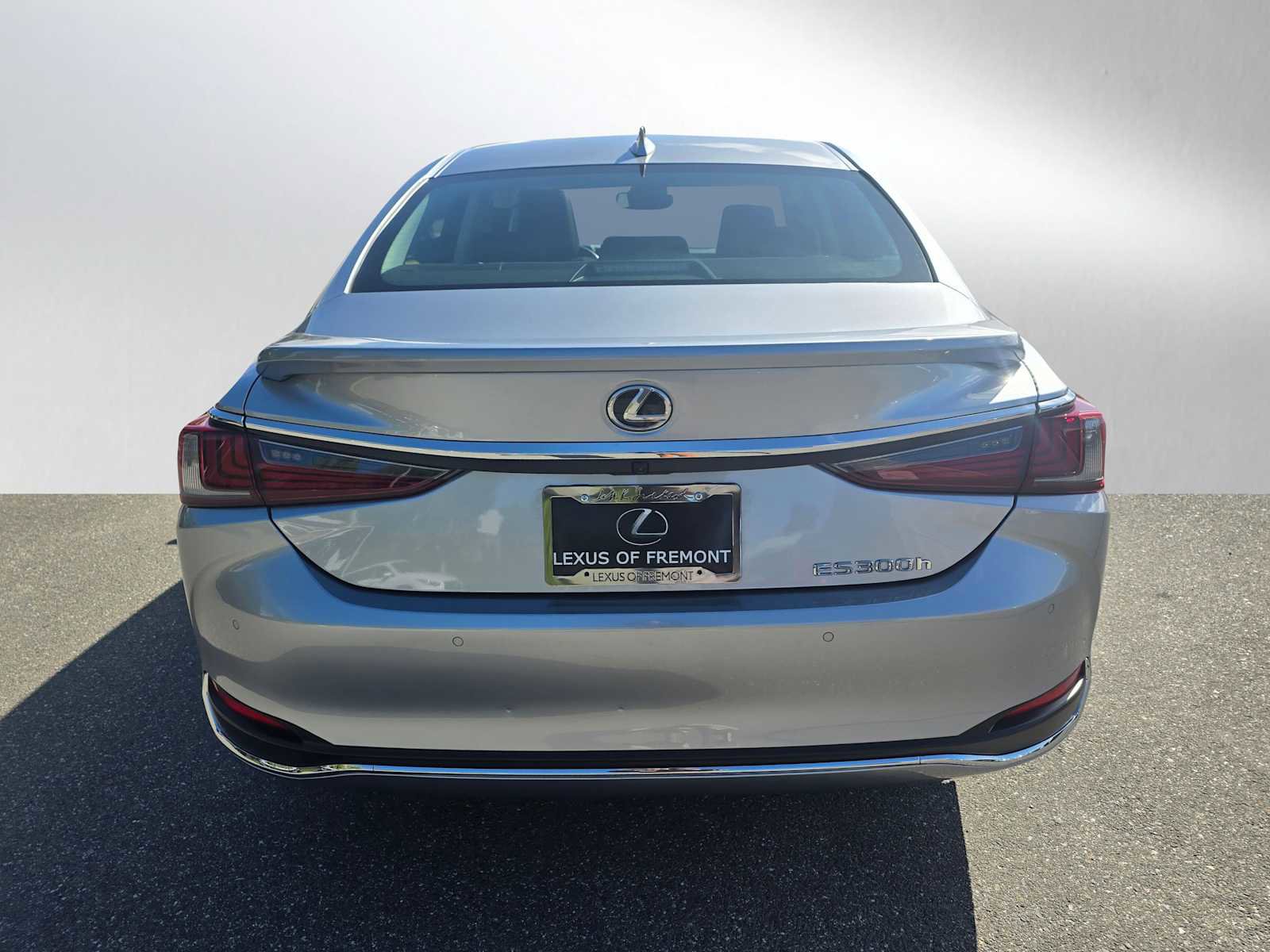 Certified 2025 Lexus ES 300h w/ Premium Package FWD image 4