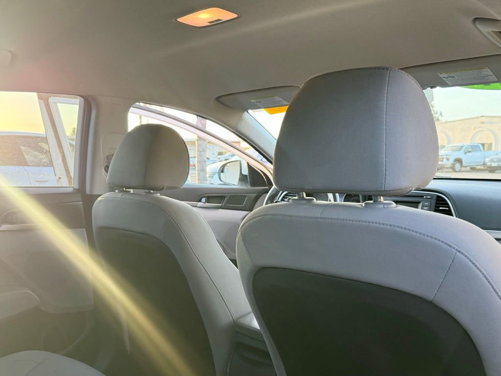 Used 2017 Hyundai Elantra SE image 22
