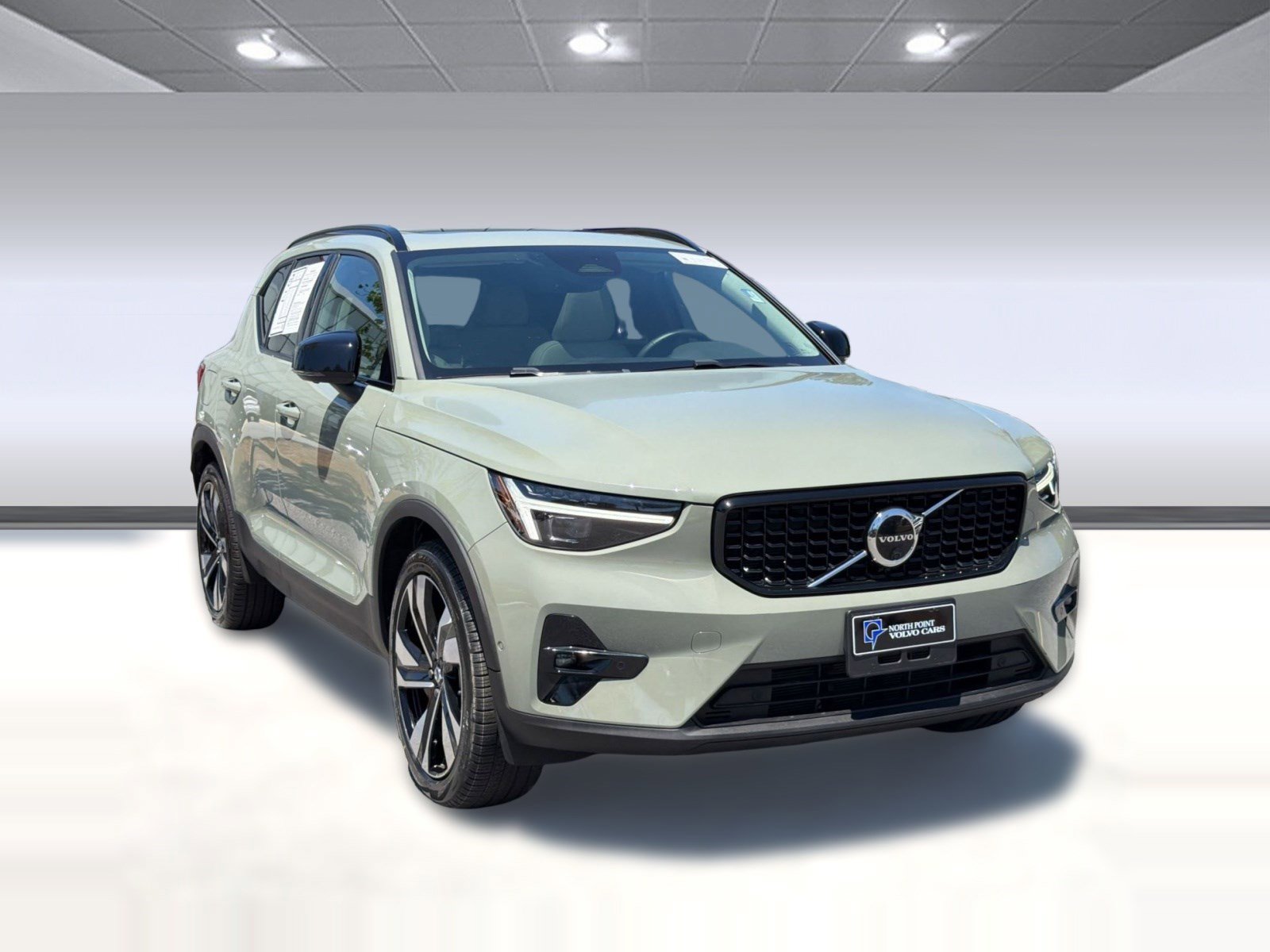 Used 2023 Volvo XC40 B5 Ultimate w/ Protection Package Premier AWD/4WD image 7