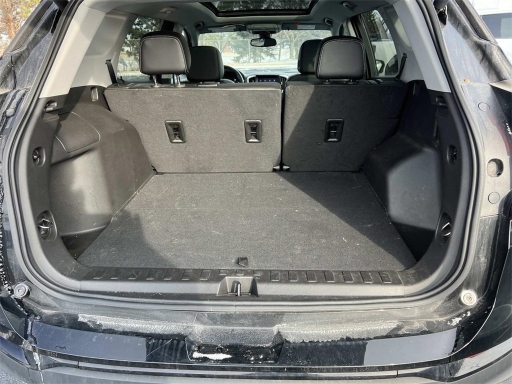 Used 2024 GMC Terrain SLT w/ Elevation Edition image 10