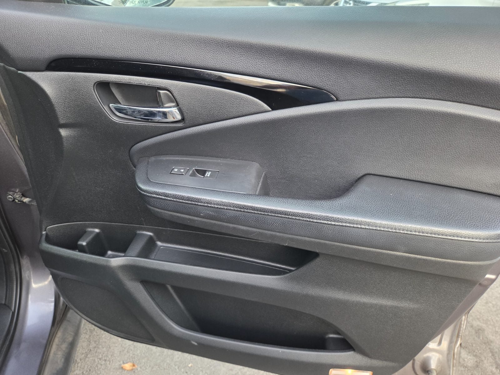 Used 2017 Honda Pilot Touring image 17