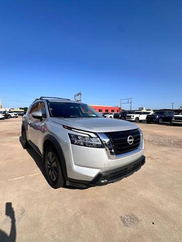 Certified 2022 Nissan Pathfinder SV w/ SV Premium Package image 3