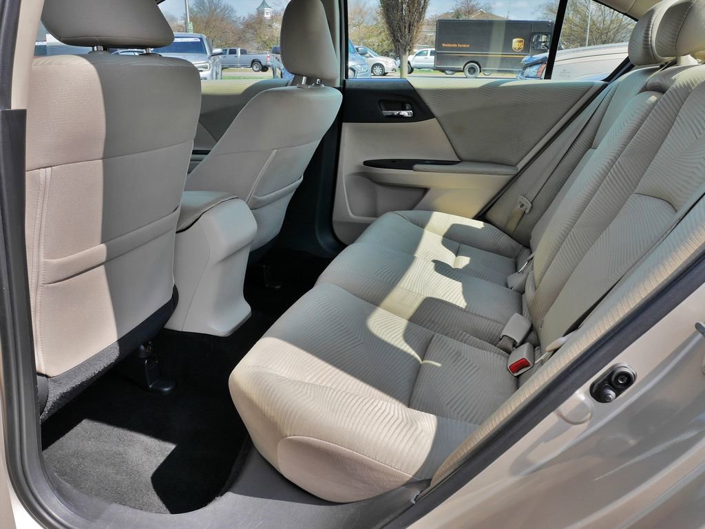 Used 2015 Honda Accord LX image 17