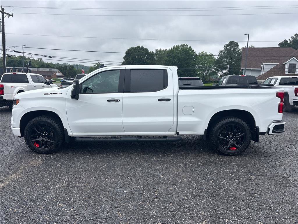 Used 2024 Chevrolet Silverado 1500 RST w/ Redline Edition AWD/4WD image 4