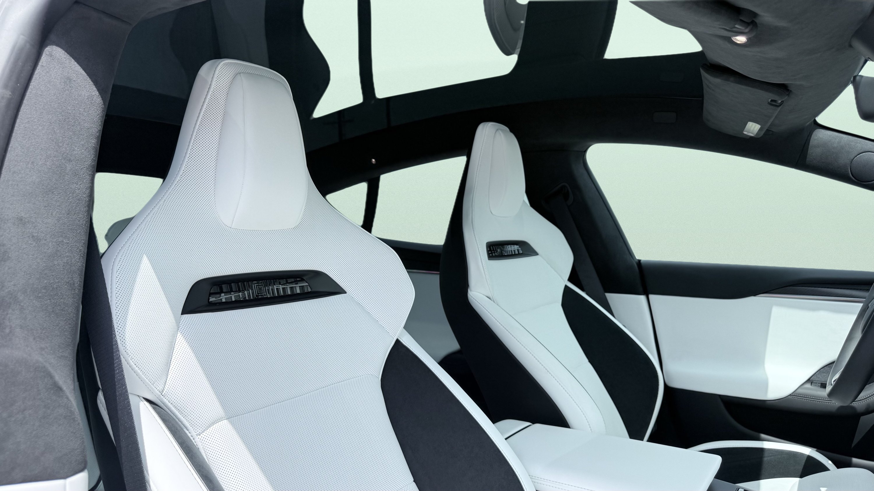 Used 2026 Tesla Model S Plaid AWD/4WD image 47