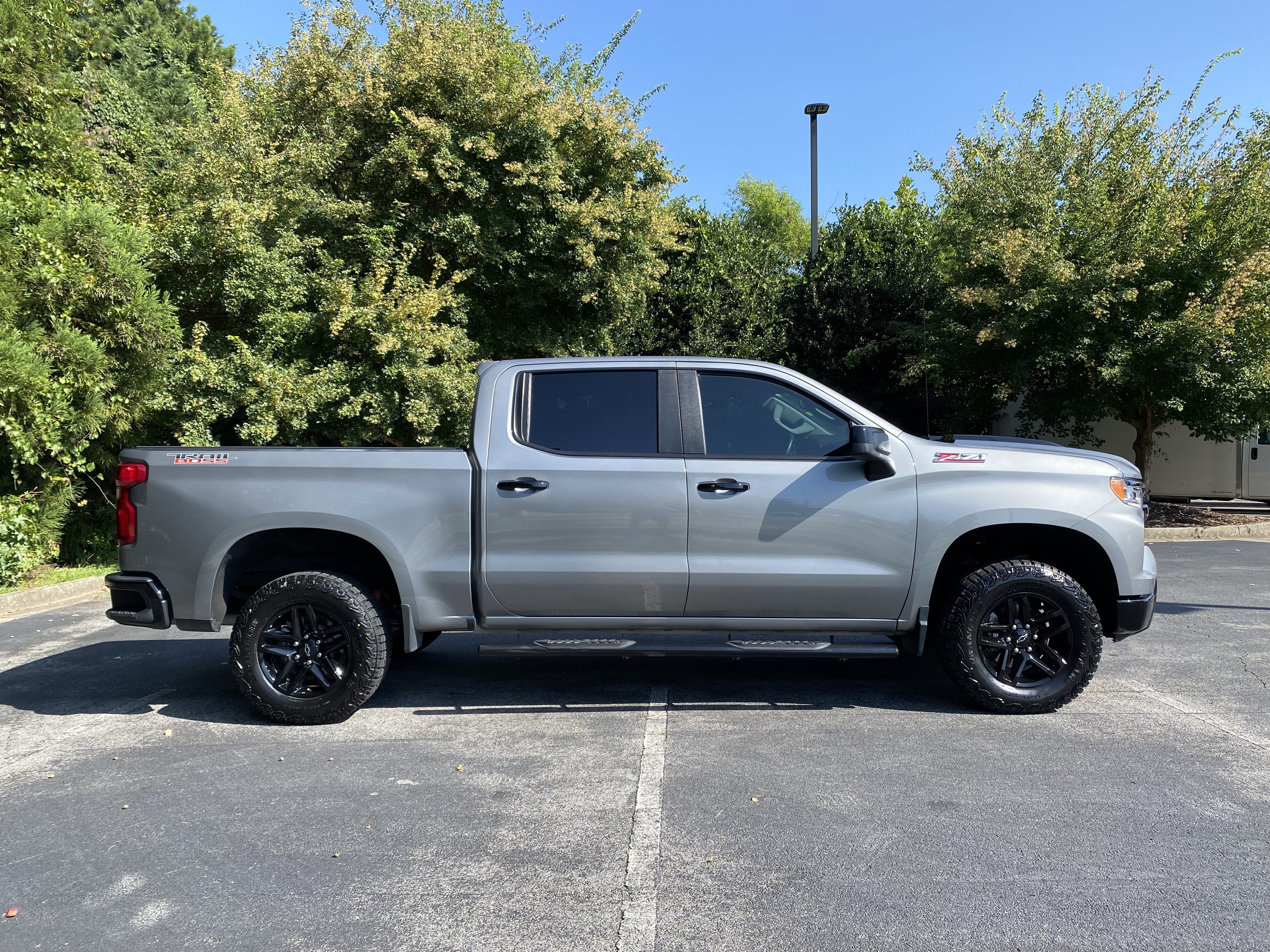 Used 2024 Chevrolet Silverado 1500 LT Trail Boss w/ Convenience Package II AWD/4WD image 10