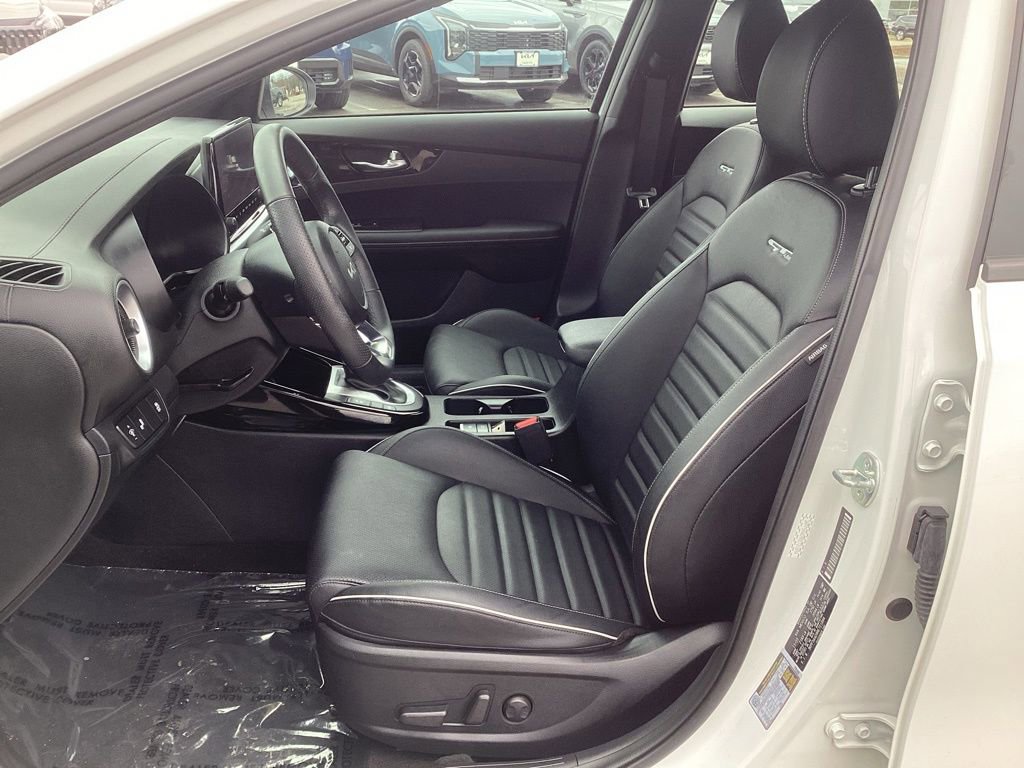 Used 2024 Kia Forte GT-Line w/ GT-Line Premium Package FWD image 13