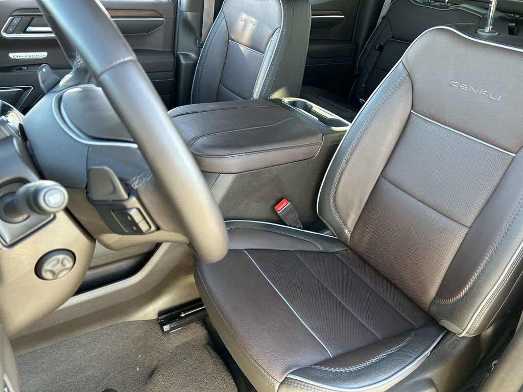 Used 2026 GMC Sierra 1500 Denali w/ Technology Package AWD/4WD image 19