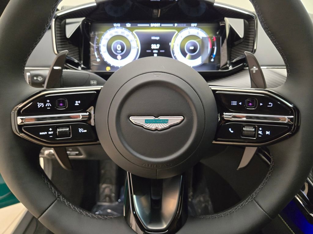 New 2025 Aston Martin V8 Vantage Coupe RWD image 29