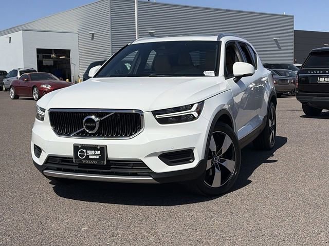 Used 2020 Volvo XC40 T5 Momentum w/ Protection Package Premier AWD/4WD image 3