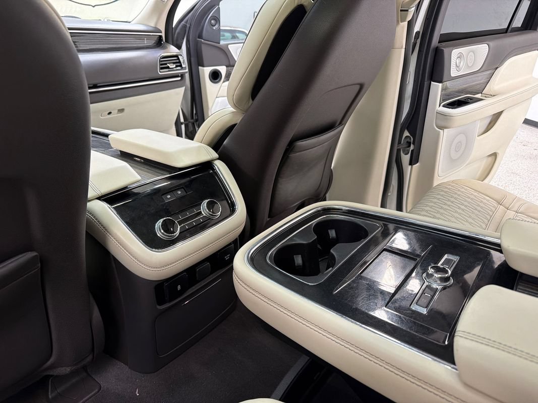 Used 2020 Lincoln Navigator Black Label w/ Cargo Convenience Package AWD/4WD image 38
