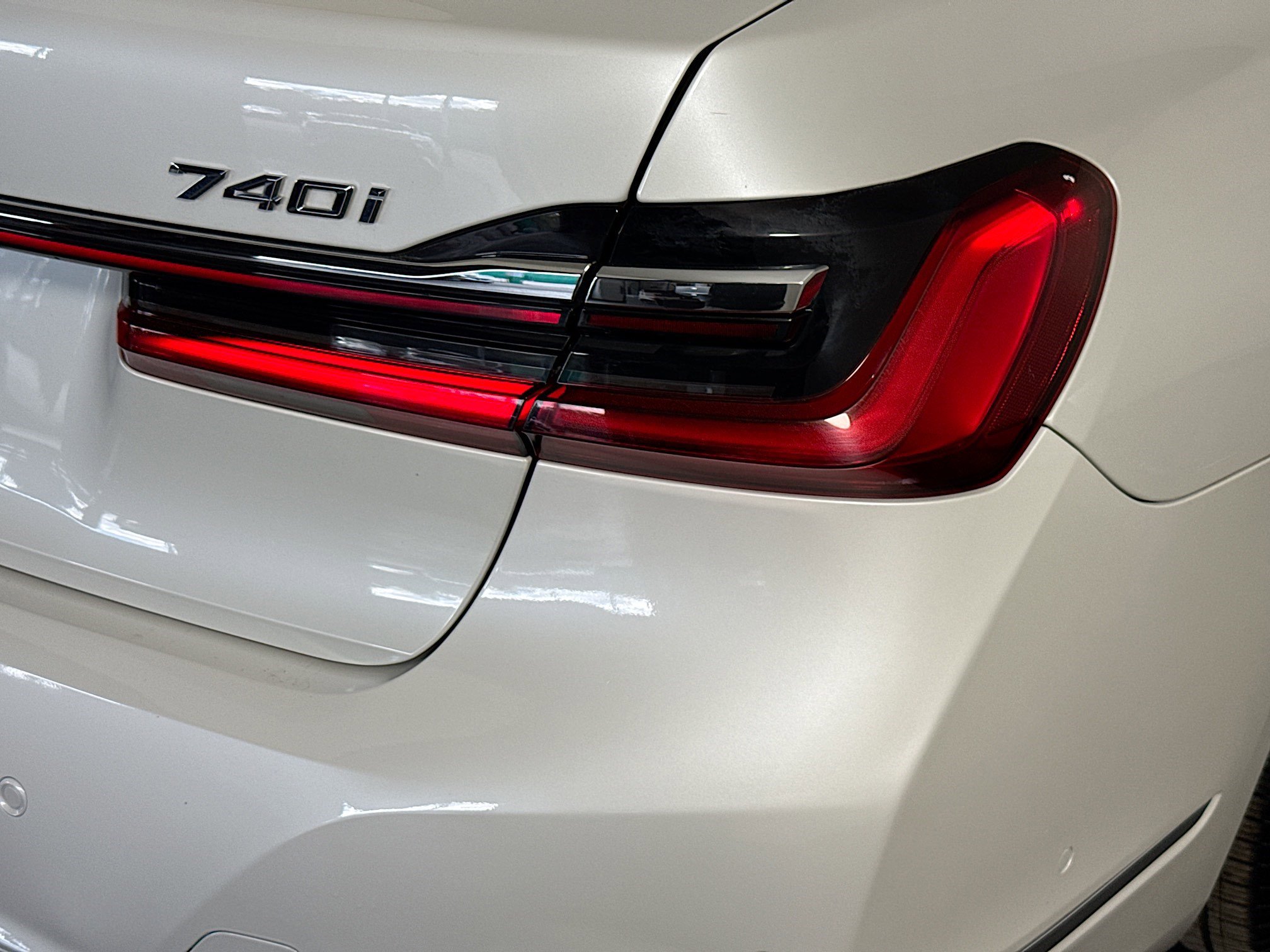 Used 2022 BMW 740i image 34