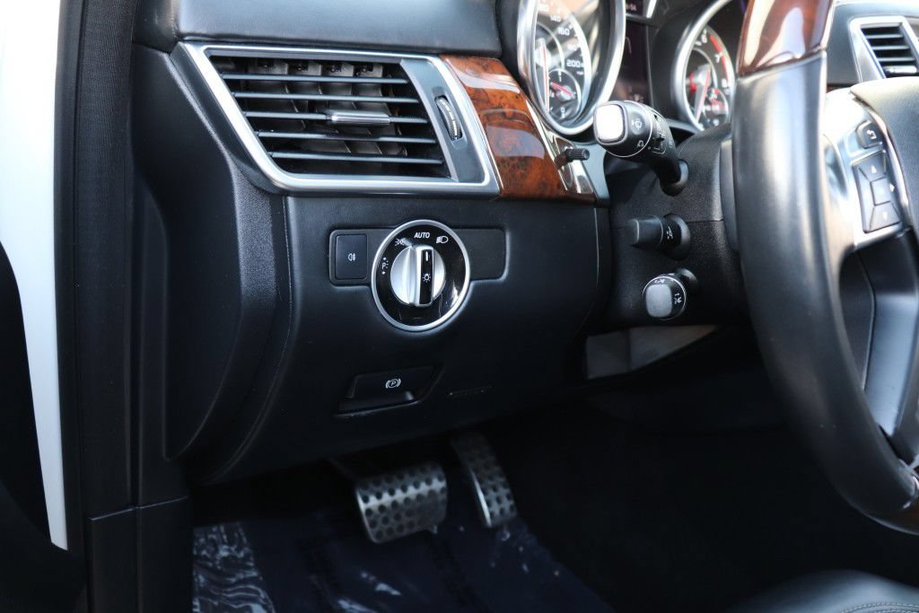 Used 2014 Mercedes-Benz GL 63 AMG 4MATIC image 41