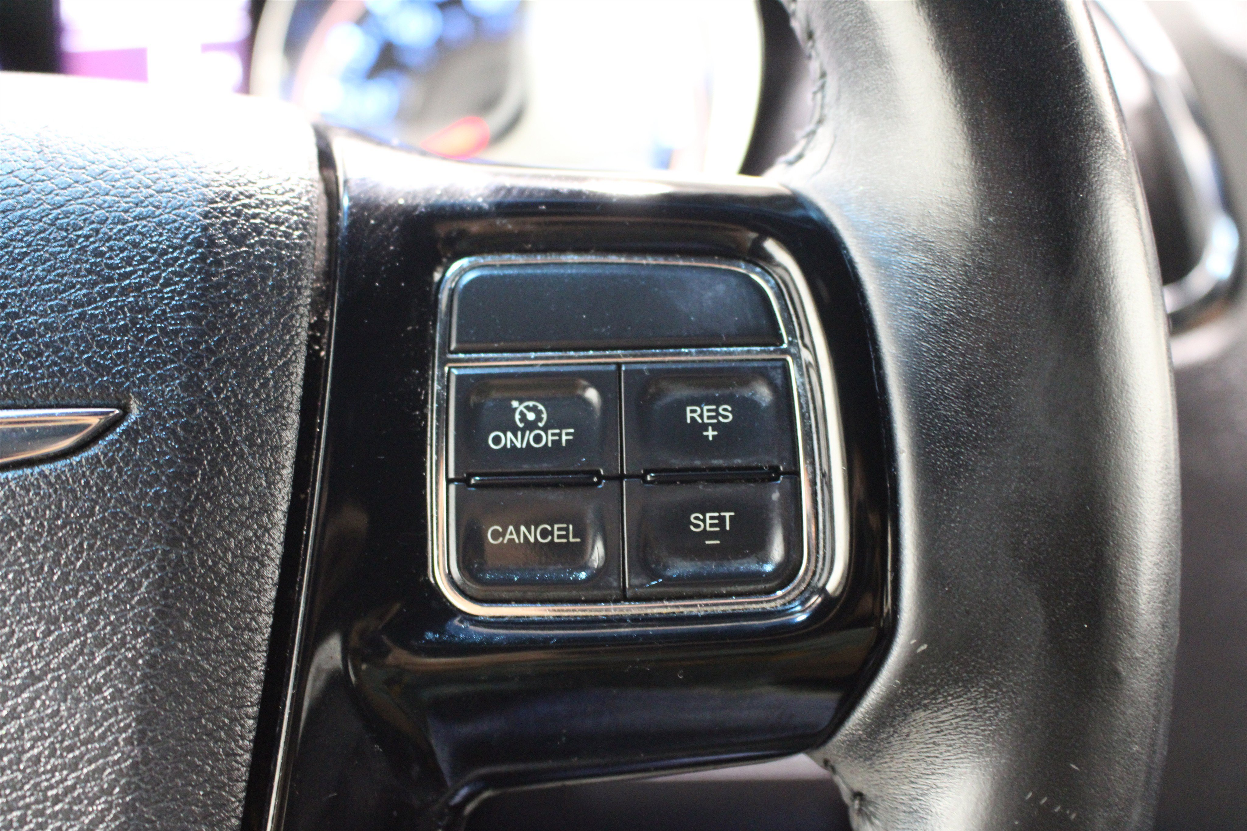 Used 2014 Chrysler Town & Country S FWD image 12