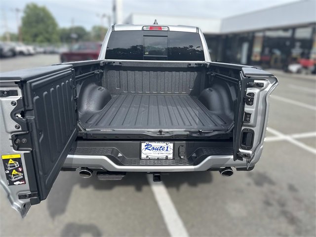 New 2026 RAM 1500 4x4 Crew Cab image 8