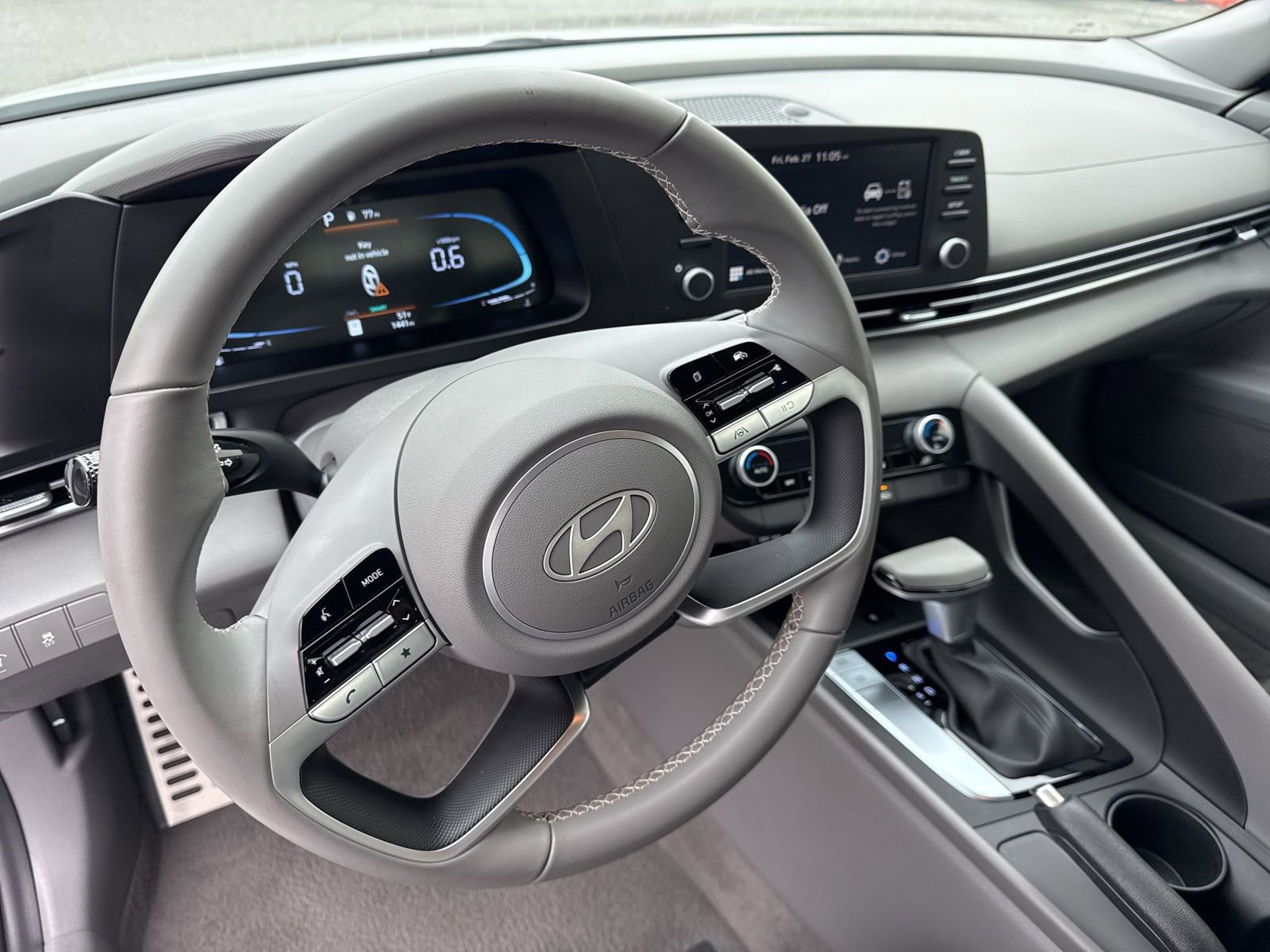 Certified 2025 Hyundai Elantra Sport image 19