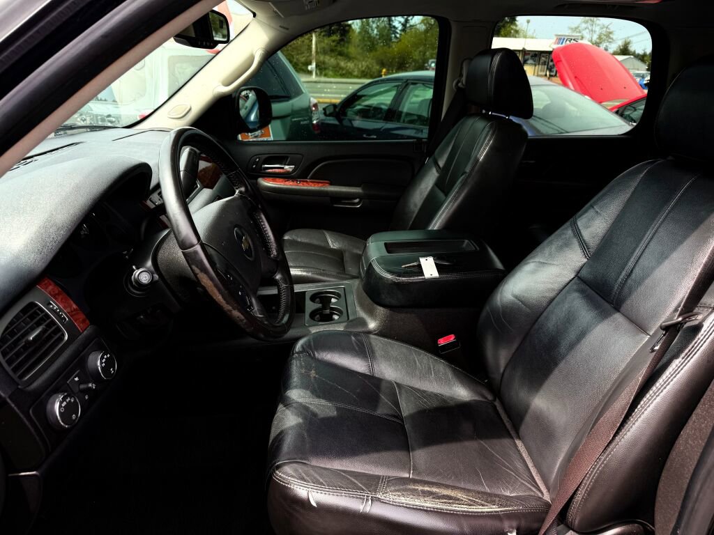 Used 2007 Chevrolet Tahoe LTZ w/ LTZ Preferred Equipment Group AWD/4WD image 9