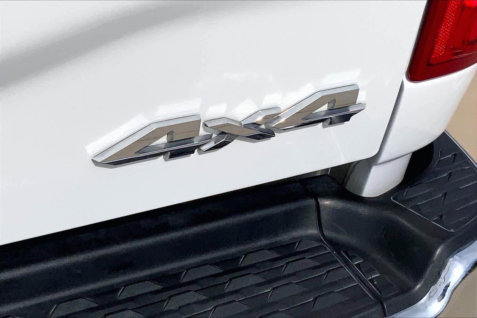 Used 2020 RAM 3500 Laramie image 10